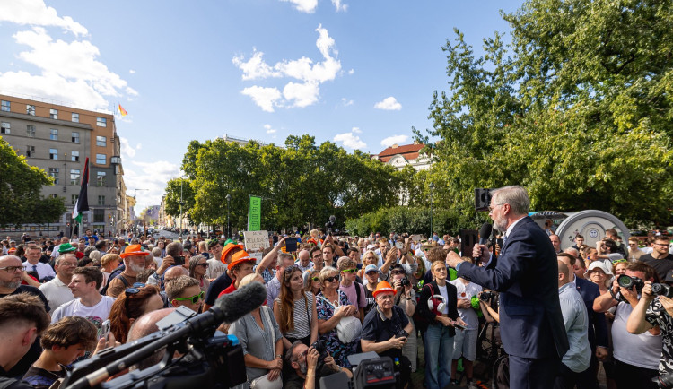 Mítink Spolu v Praze provázely protesty propalestinských aktivistů