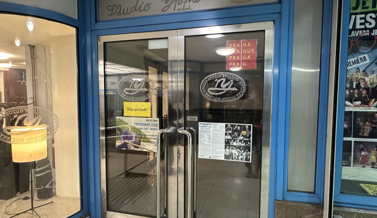 Studio Ypsilon sídlí ve Spálené ulici.