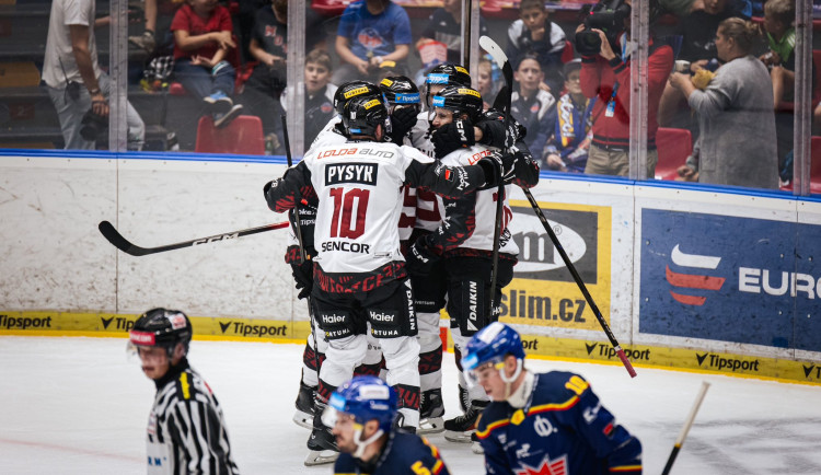 Hokejisté Sparty vyhráli 3:2.