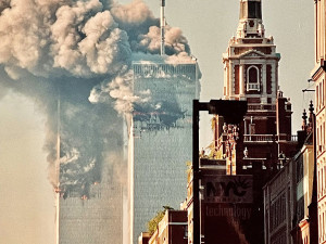 Viděli jsme útok i následné zřícení obou dvojčat, vzpomíná na 11. září český fotograf