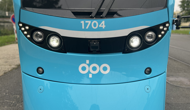 Zabliká, zapípá, zastaví. Antikolizní systém bude mít dalších 38 tramvají