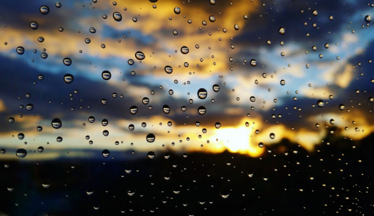 Týden bude chladnější a deštivý, na víkend přijde babí léto