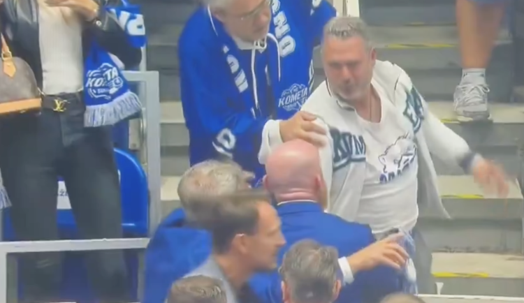 Sparta odsoudila konflikt opilého fanouška Komety s trenérem.