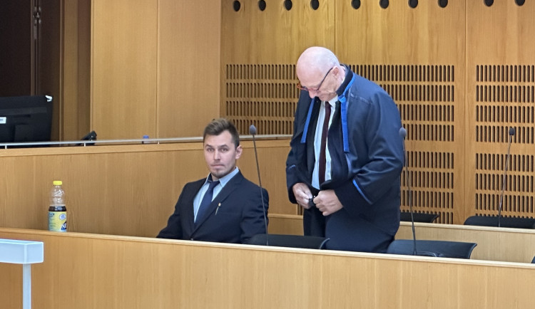 Obviněný Daniel B. se svým advokátem