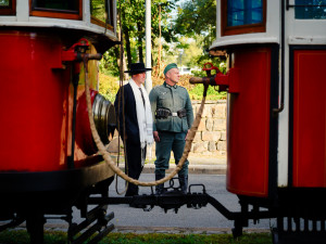 MHD v Praze slaví 150 let. Městem projel průvod tramvají