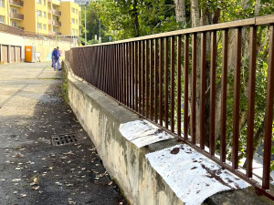 V Praze 4 pomáhají zdarma vězni z Pankráce. S opravami i při povodních