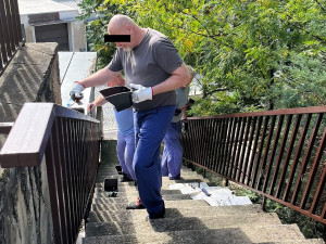 V Praze 4 pomáhají zdarma vězni z Pankráce. S opravami i při povodních