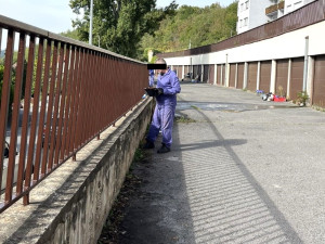V Praze 4 pomáhají zdarma vězni z Pankráce. S opravami i při povodních