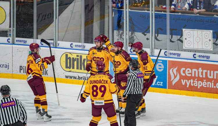 Vyrovnaná partie v Edenu. Dukla přetlačila pražskou Slavii až v prodloužení