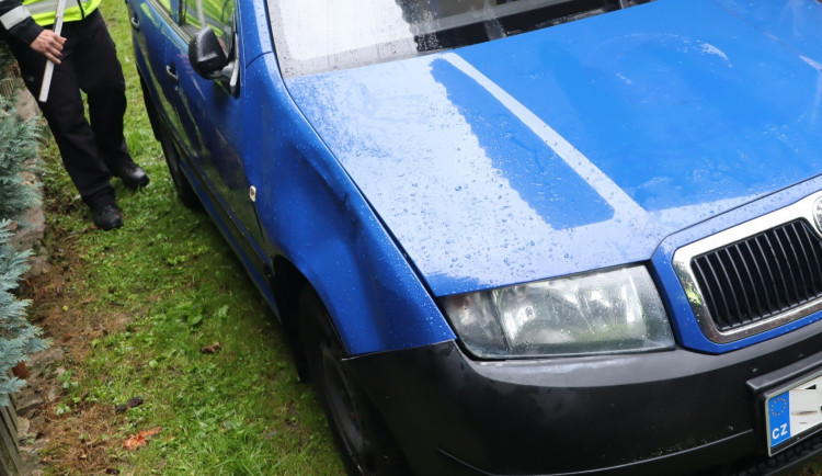 Třiasedmdesátiletý řidič odjel z místa, kde srazil ženu, ta byla těžce zraněná