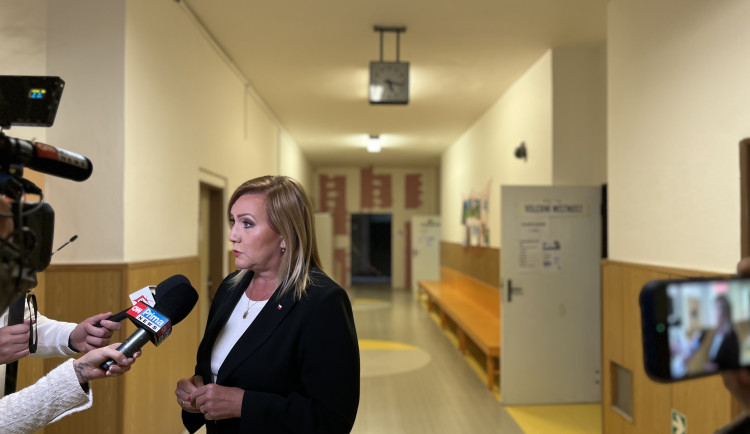 Je sečteno. Na jihu Moravy vyhrála Schillerová, v Brně premiér Fiala