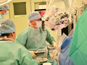 Dávali mu pár týdnů. Devět let po léčbě mozkového nádoru hraje houslista František Černý dál