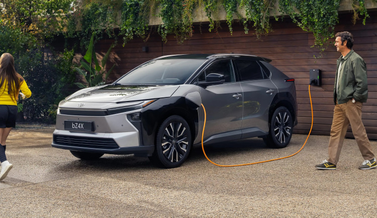 Jihlavští policisté budou mít elektromobil, dobíjet ho chtějí přímo u služebny