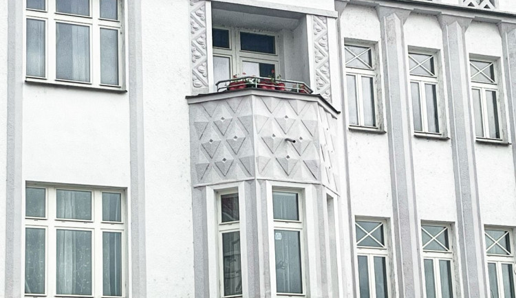 Cena 2+kk v Hradci Králové se blíží k částce sto tisíc za metr čtvereční