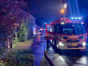 Dva noční požáry v Praze. Hořela kuchyň a rodinný dům
