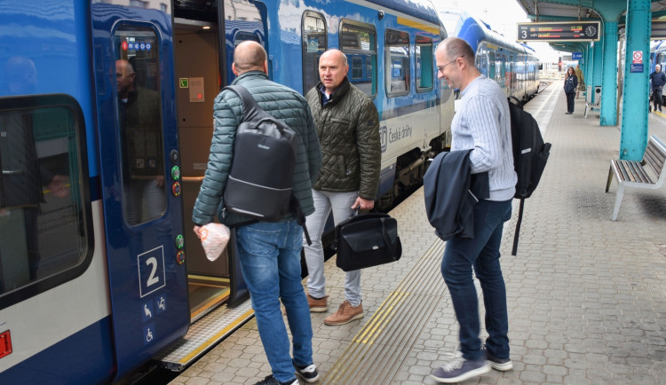 Nový jízdní řád přinese přímé vlakové spoje mezi Hradcem Králové a Rychnovem nad Kněžnou
