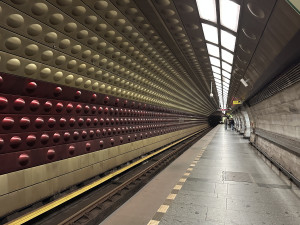 Stanici Flora po 45 letech opraví. Slavná prsa a antiprsa očistí a vrátí zpět