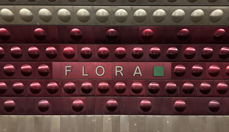 Stanici Flora po 45 letech opraví. Slavná prsa a antiprsa očistí a vrátí zpět
