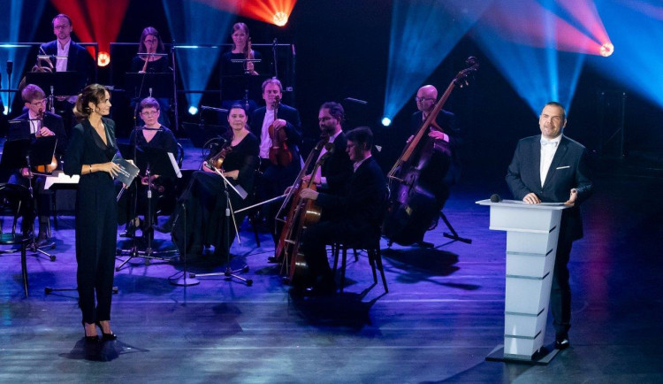 Laureáti večer převezmou Státní cenu za literaturu ve Stavovském divadle