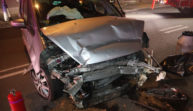 Se dvěma a půl promile vletěl u Hornbachu do dalšího auta. Zranil dvacetiletého řidiče