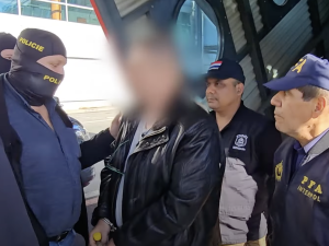 VIDEO: Uprchlý exposlanec Wolf je zpět v Česku, roky se ukrýval v Paraguayi