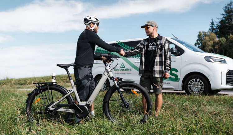 SOS svoz cyklistů na Lipně: 38 výjezdů pomohlo cyklistům i rodinám.