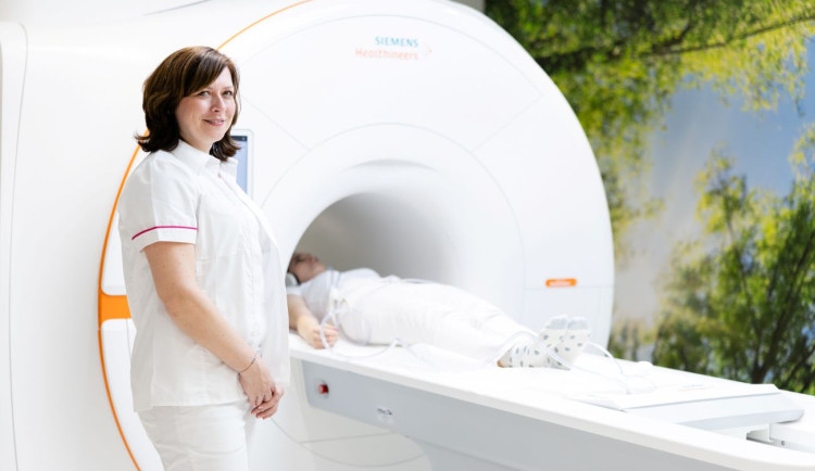 Nová magnetická rezonance v Hradci Králové zkrátí čekací doby na vyšetření