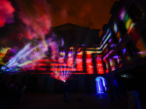 FOTO: Videomapping i projekce na vodní stěnu. Začal Signal Festival