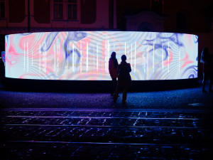 FOTO: Videomapping i projekce na vodní stěnu. Začal Signal Festival