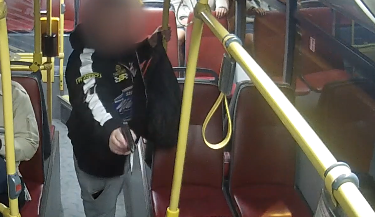 Záběr ze záznamu kamery.