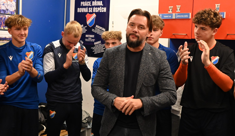 FOTO: Mladí baníkovci mají kabiny se jmény hvězd. Baroš, Jankulovski, Mikloško i Galásek