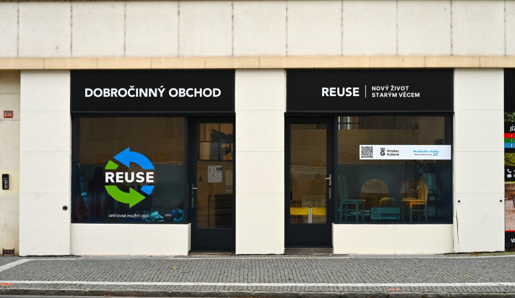 Hradec Králové otevřel první re-use obchod zaměřený na textil