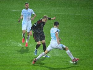 Spartě zhatil zápas Konferenční ligy v Rijece liják, rozhodčí utkání v půlce přerušil