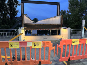 Štvanickou lávku po roce zkontrolují, cvičně ji i zvednou