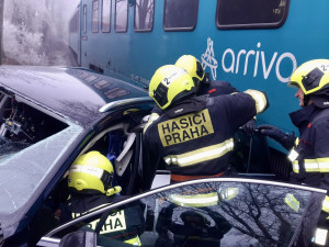 Nebezpečný přejezd v Praze 6 vyřešili jednosměrkou. Ta ale podle místních ucpe čtvrť