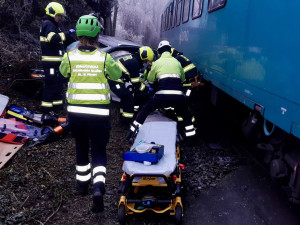 Nebezpečný přejezd v Praze 6 vyřešili jednosměrkou. Ta ale podle místních ucpe čtvrť