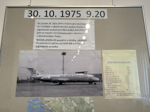 Fotky i výslechy svědků StB. Suchdol si připomíná výročí tragického pádu letadla výstavou