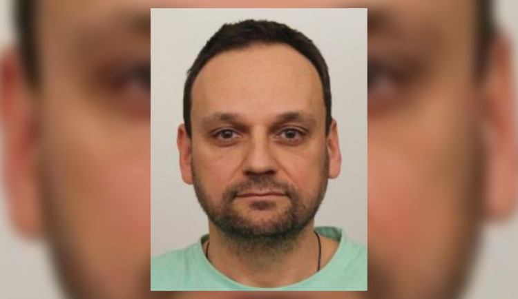 Muž se rozloučil s rodinou a zmizel, mohl by si ublížit