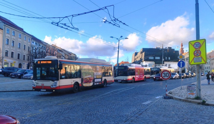 Jihlavou bude o víkendu projíždět dušičkové Déčko. V pozoru bude i policie