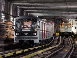 Linka B v neděli oslaví 40 let, dopravní podnik vypraví historickou soupravu 81-71