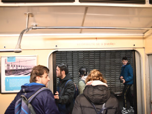 FOTO: Historická souprava v provozu na lince metra B