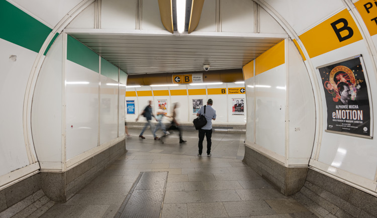 Linka B slaví 40 let. Je nejdelší a má nejvíc stanic