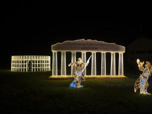 Praha září. Žluté lázně hostí výstavu Srdce Evropy plnou světel