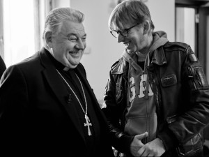 Na pohřbu kardinála Duky přečte z Bible režisér Strach, kázat bude arcibiskup Graubner