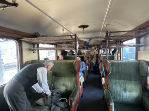 FOTO, VIDEO: Historický vlak odvezl legionáře z Prahy. V sobotu se vrátí a projdou městem