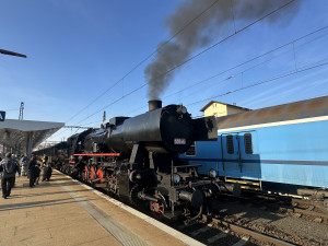 FOTO, VIDEO: Historický vlak odvezl legionáře z Prahy. V sobotu se vrátí a projdou městem
