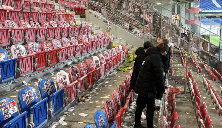 Fanoušci Slavie způsobili na stadionu Plzně škody za stovky tisíc