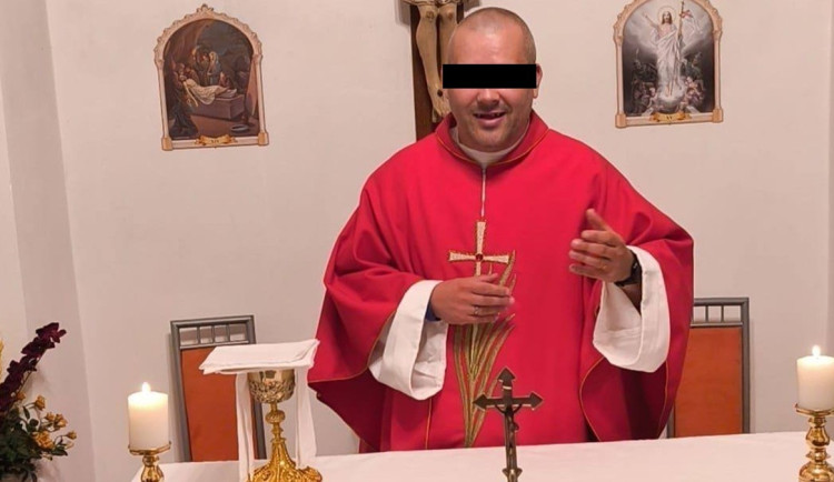 Muži se vydávali za kněze neexistující farnosti, policie vyšetřuje i krádež v kapli