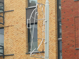 Na Žižkov vybrali netradiční vánoční výzdobu. Světýlka navrhly děti ze školky