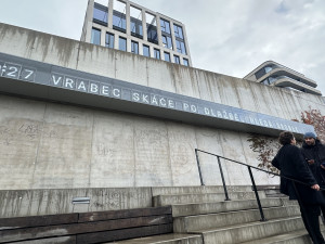 Když s uměním pomáhá umělá inteligence. Jak funguje Pragotron na nádraží v Praze?